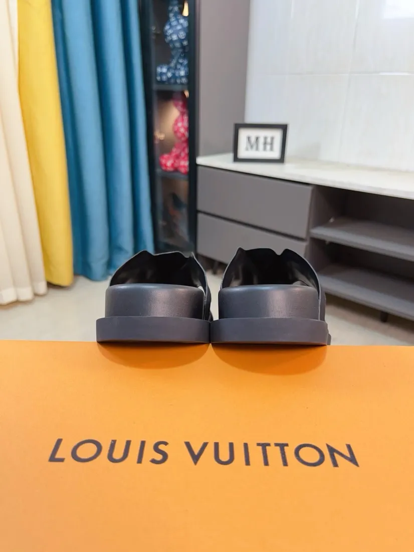 Men's shoes 💰300🌹🌹【LV】Multi-color new men's slippers, original top quality version, original special frosted cowhide➕sheepskin inner and side, non-slip combination sole, more stable walking, more comfortable and lightweight, high-end and generous, size: 38~44